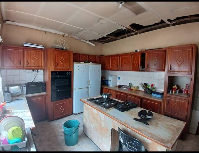4 BEDROOM HOUSE FOR SALE IN SESHEGO B